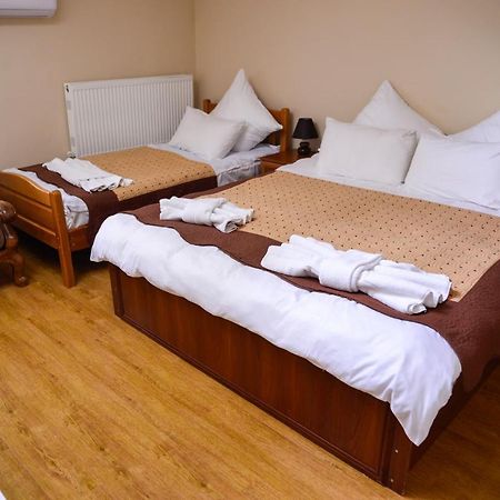 Hotel Victoria Borjomi Luaran gambar