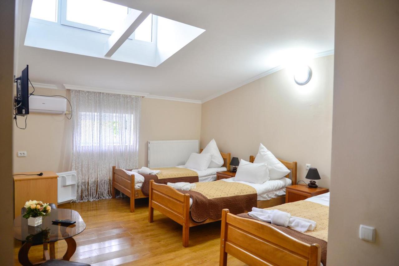 Hotel Victoria Borjomi Luaran gambar