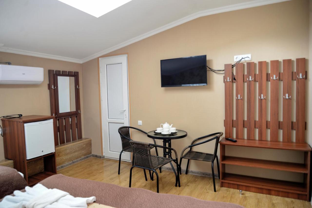 Hotel Victoria Borjomi Luaran gambar