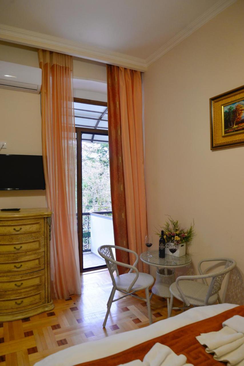 Hotel Victoria Borjomi Luaran gambar
