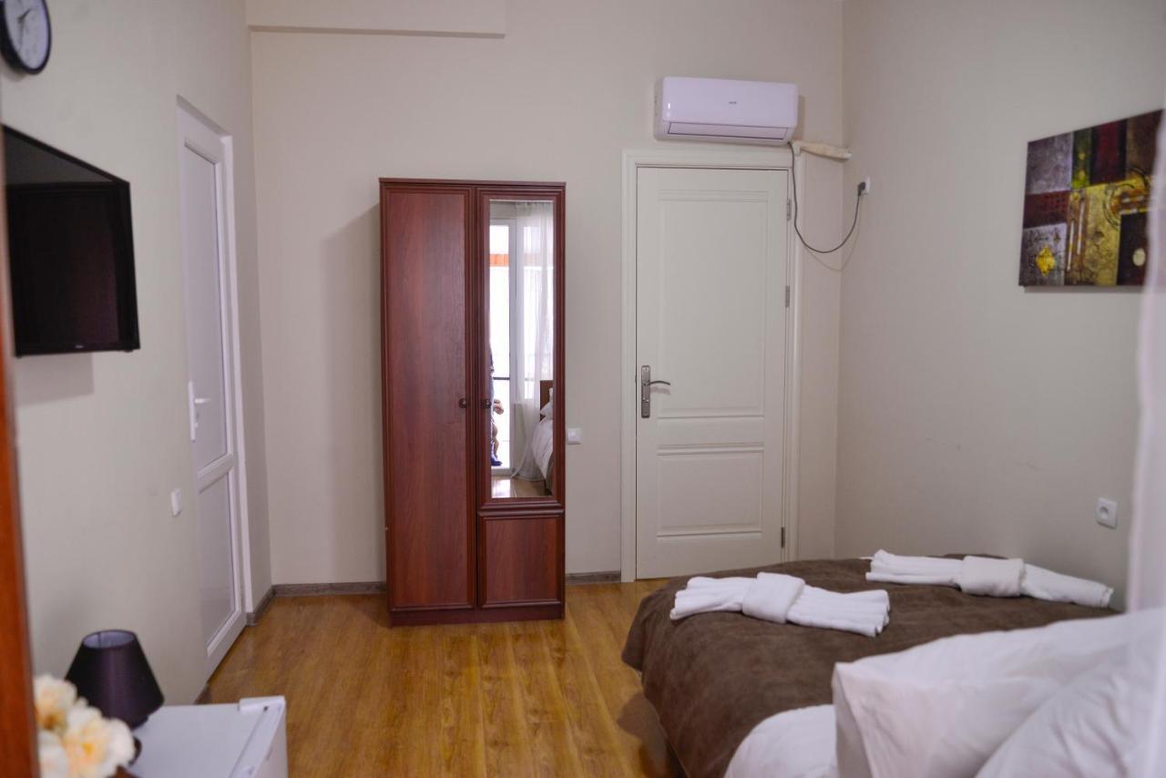 Hotel Victoria Borjomi Luaran gambar