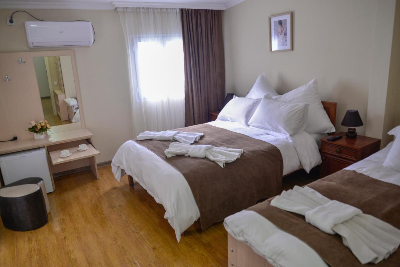 Hotel Victoria Borjomi Luaran gambar