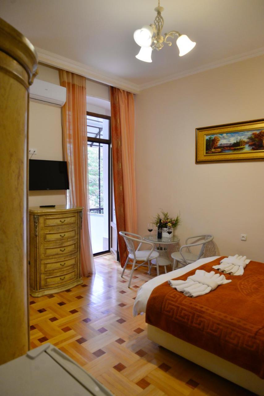 Hotel Victoria Borjomi Luaran gambar