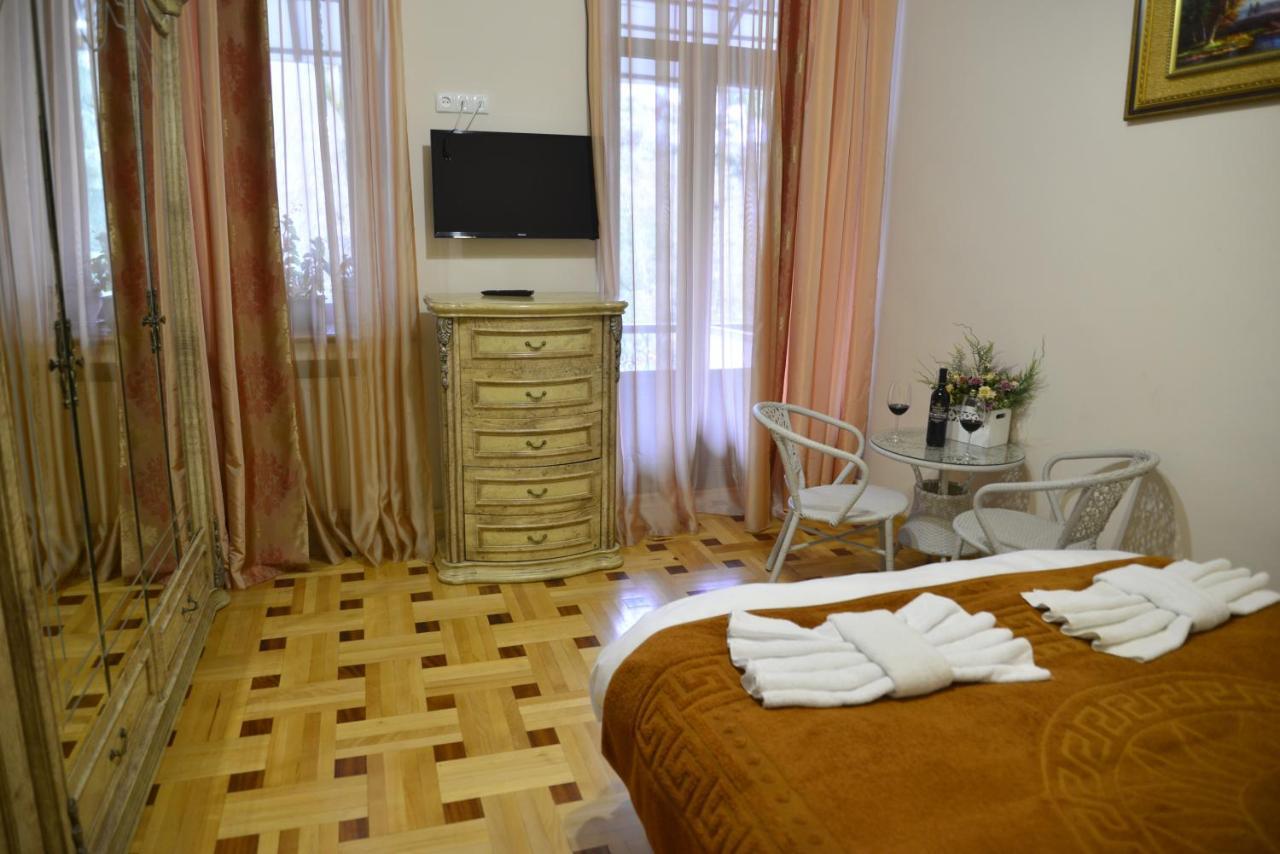 Hotel Victoria Borjomi Luaran gambar