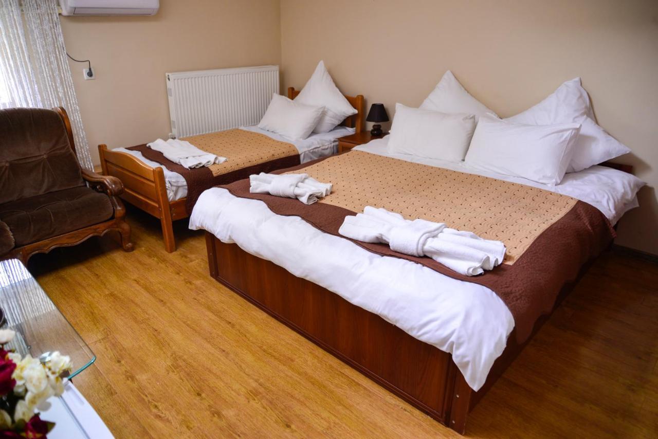 Hotel Victoria Borjomi Luaran gambar