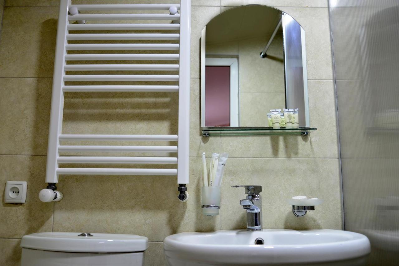 Hotel Victoria Borjomi Luaran gambar