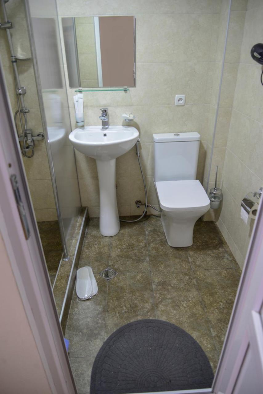 Hotel Victoria Borjomi Luaran gambar