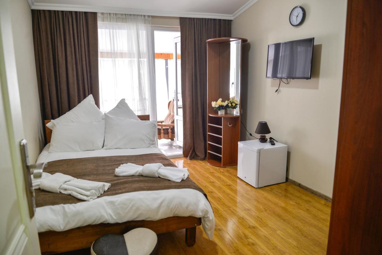 Hotel Victoria Borjomi Luaran gambar