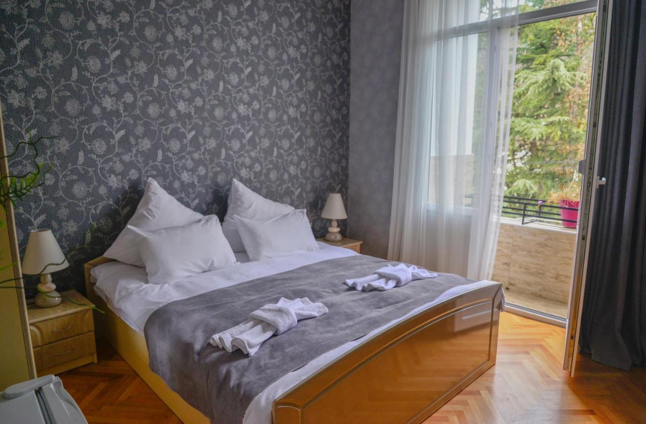 Hotel Victoria Borjomi Luaran gambar