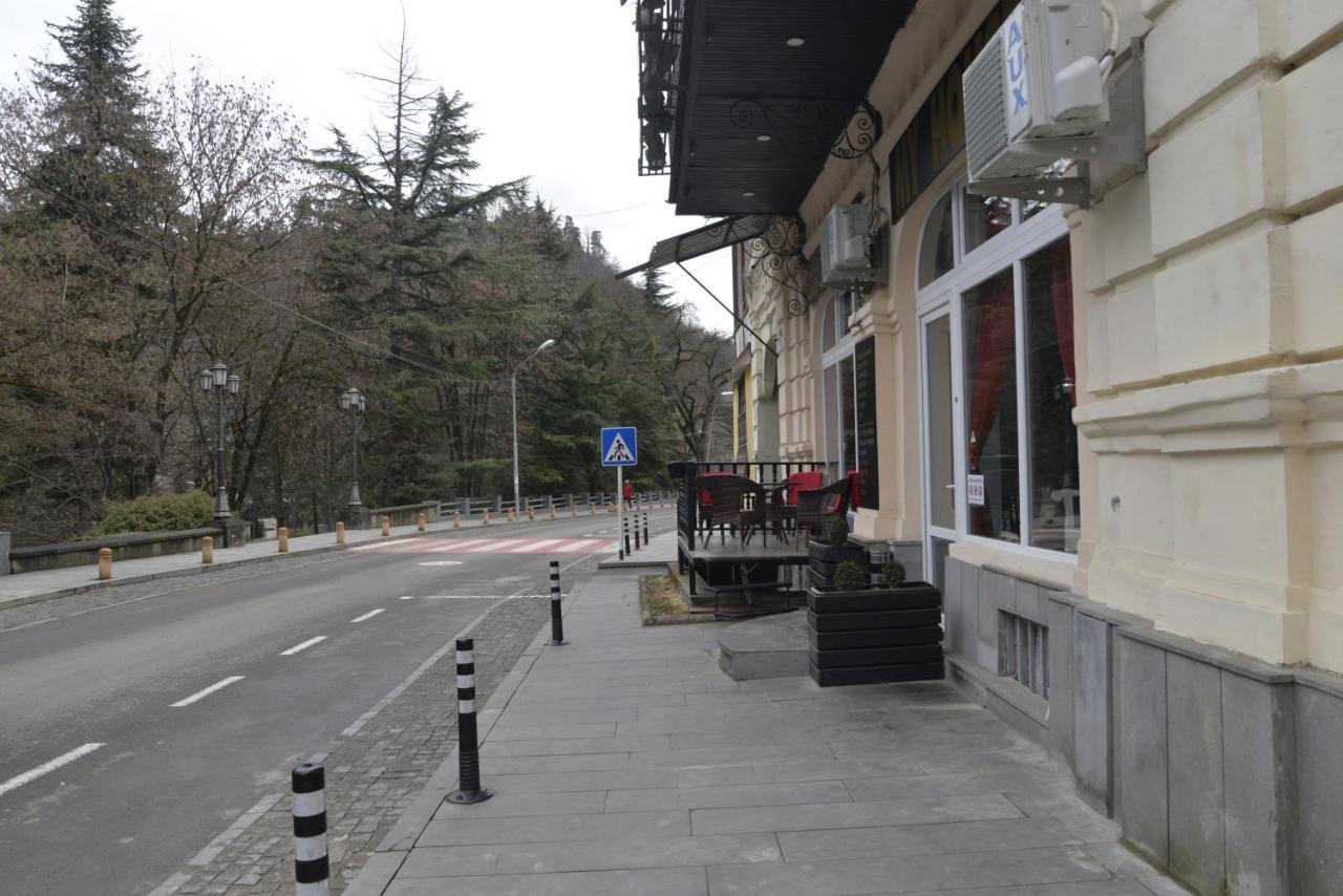 Hotel Victoria Borjomi Luaran gambar
