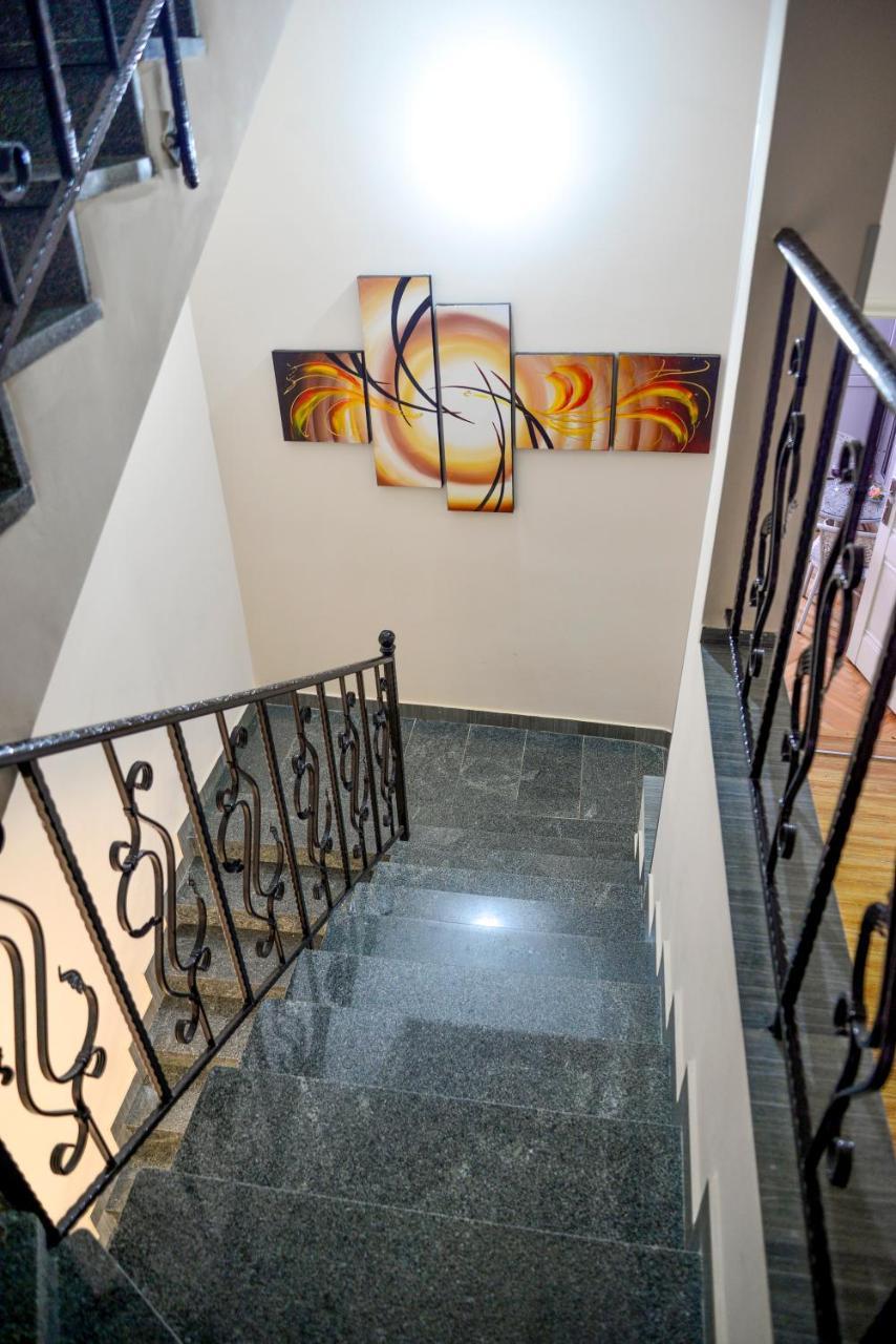 Hotel Victoria Borjomi Luaran gambar